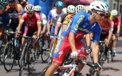 VAN FOUR HIDALGUENS À LA ROUTE PANAMÉRICAINE