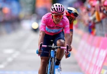 L&rsquo;ECOLE DE RICHARD CARAPAZ CREE LE JEUNE QUART DE CYCLISME EN EQUATEUR