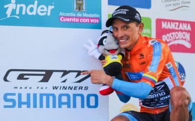 GW SHIMANO INSCRIVE SON NOM SUR LA LIGNE ET EST FAIT AU LEADER DE RETOUR COLOMBIE
