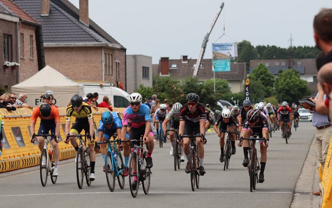 Joven Ciclista mexicano César Macias terminó 14 en Bélgica