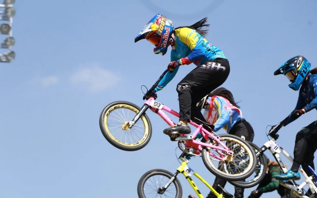 América con 11 semifinalistas en BMX olímpico, incluida Mariana Pajón