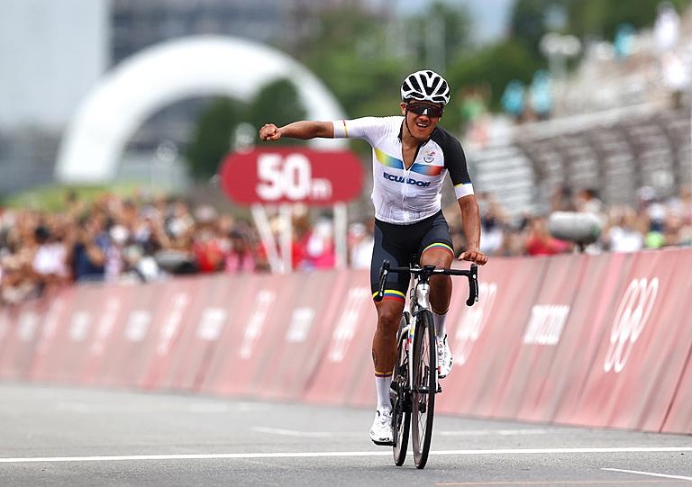 Richard Carapaz entró en la historia olímpica: ¡Campeón de la ruta! (+ Video)