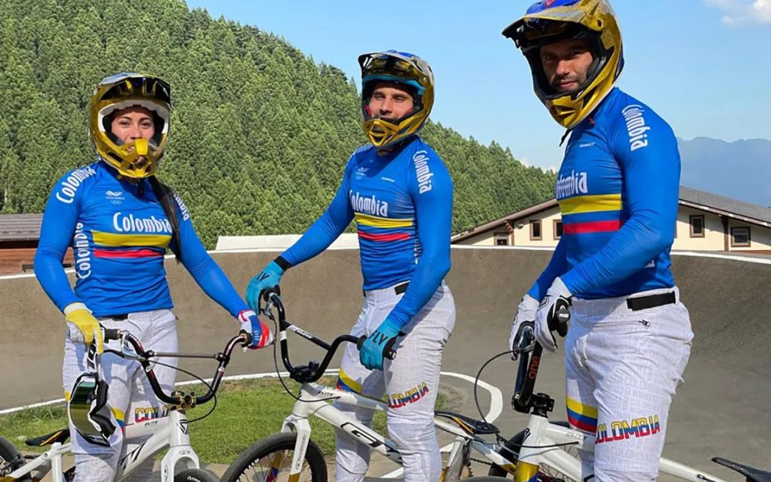Mariana Pajón, Carlos Ramírez y Vincent Pelluard forman el equipo olímpico de BMX de Colombia que entrará en acción el 29 y 30 de julio (Foto©FCC)