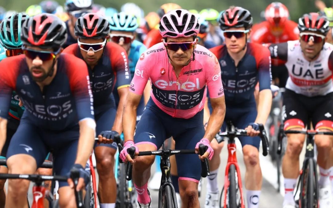 Carapaz defendió la ‘maglia’ rosa en la etapa 15 del Giro de Italia