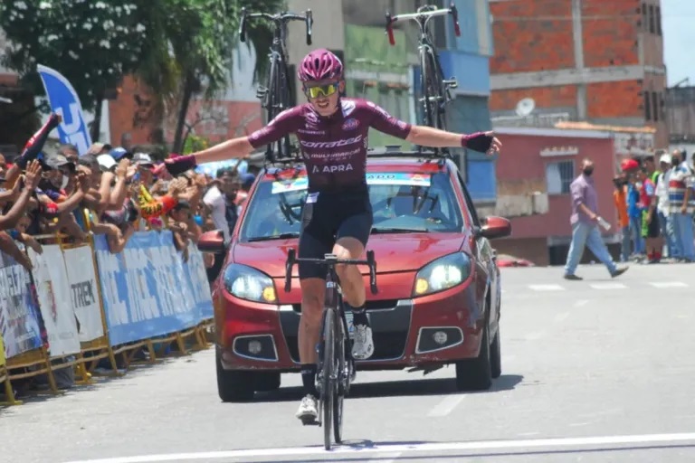 Team Corratec hace uno-dos en San Felipe y Gómez resiste el ataque