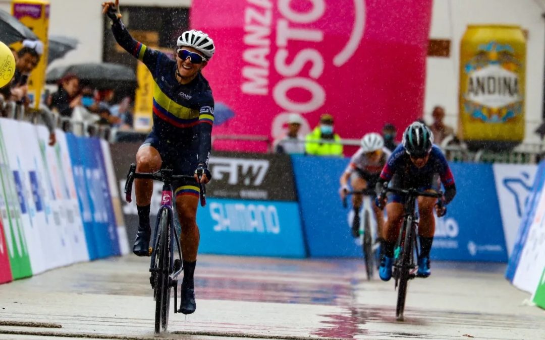 Diana Peñuela wears yellow in the first stage of the Women’s Vuelta a Colombia