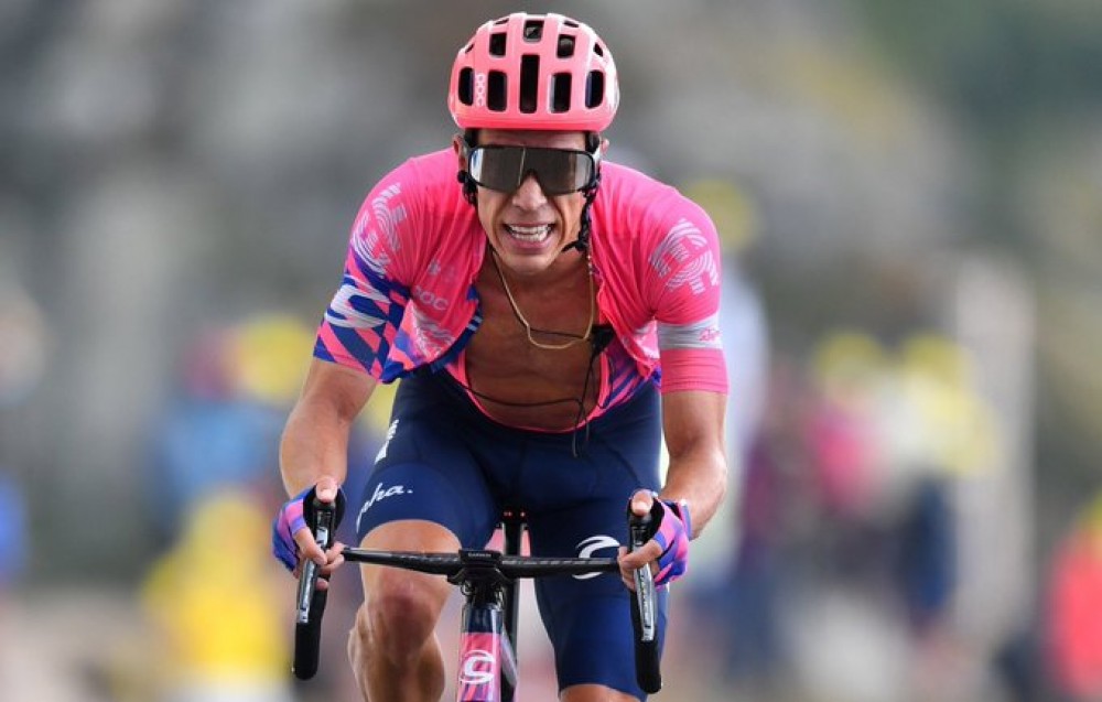 Rigoberto Urán gets his first victory in the Vuelta a España