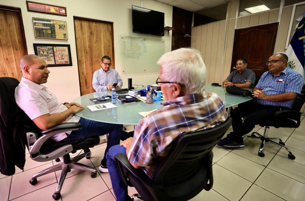 Nueva visita de trabajo de titular de COPACI a San Salvador