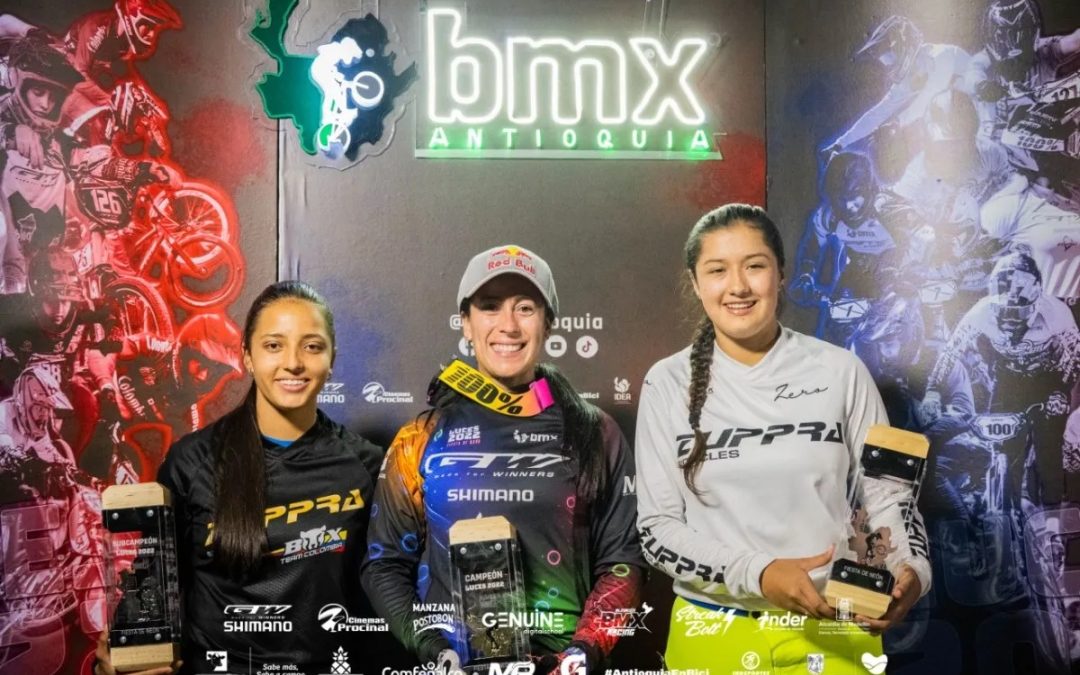 Mariana Pajón y Diego Arboleda brillaron en el Campeonato Internacional de las Luces de BMX 2022