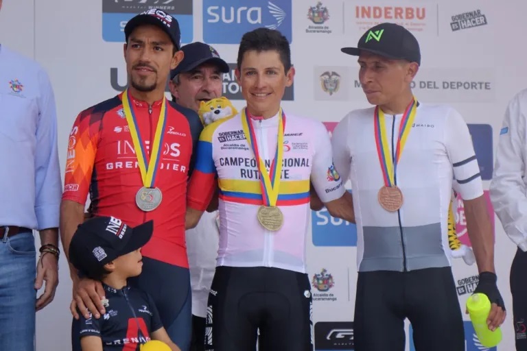 Esteban Chaves, the new Colombian road champion; Nairo Quintana is reborn with a third place