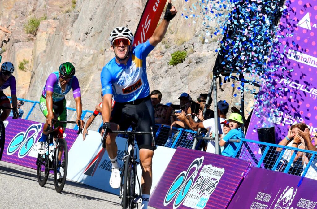 Sergio Fredes dominó la etapa Reina y nuevamente es líder en la Vuelta del Porvenir