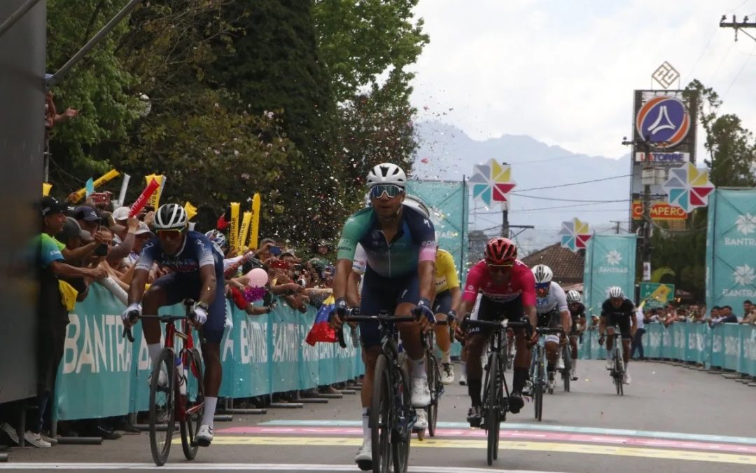 Róbigzon Oyola won the second stage of the Vuelta Bantrab; Óscar Sevilla continues to lead