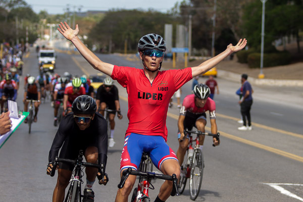 Concluye Vuelta Ciclística al Oriente cubano con Montes de Oca como rey