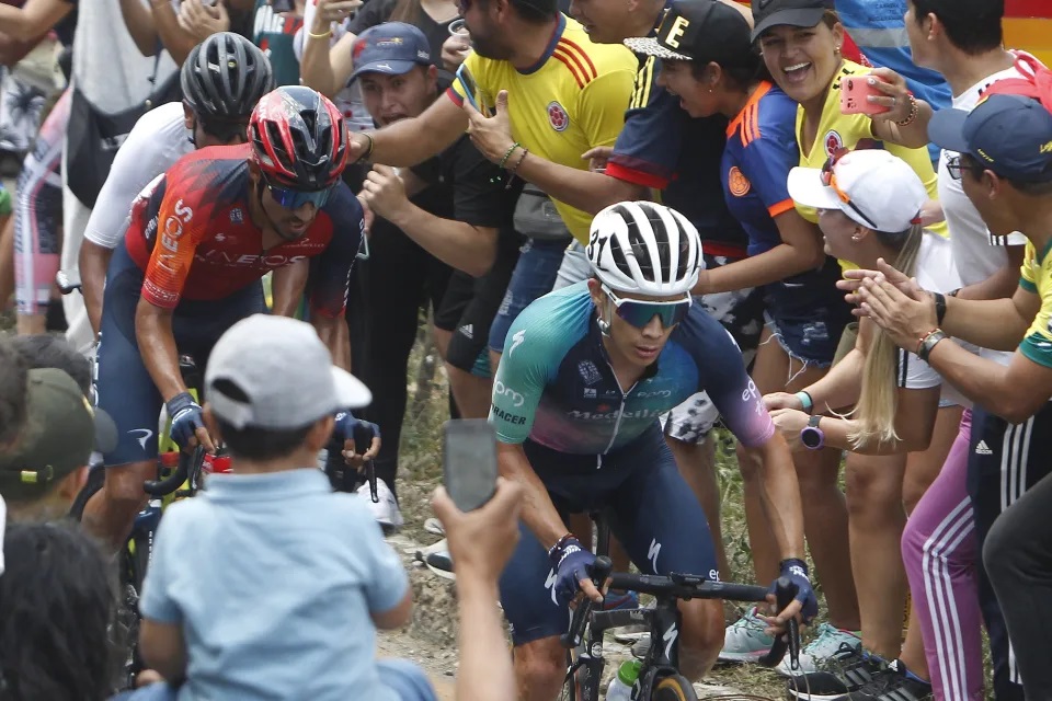 Miguel Ángel López leads Colombia to the Pan American Road