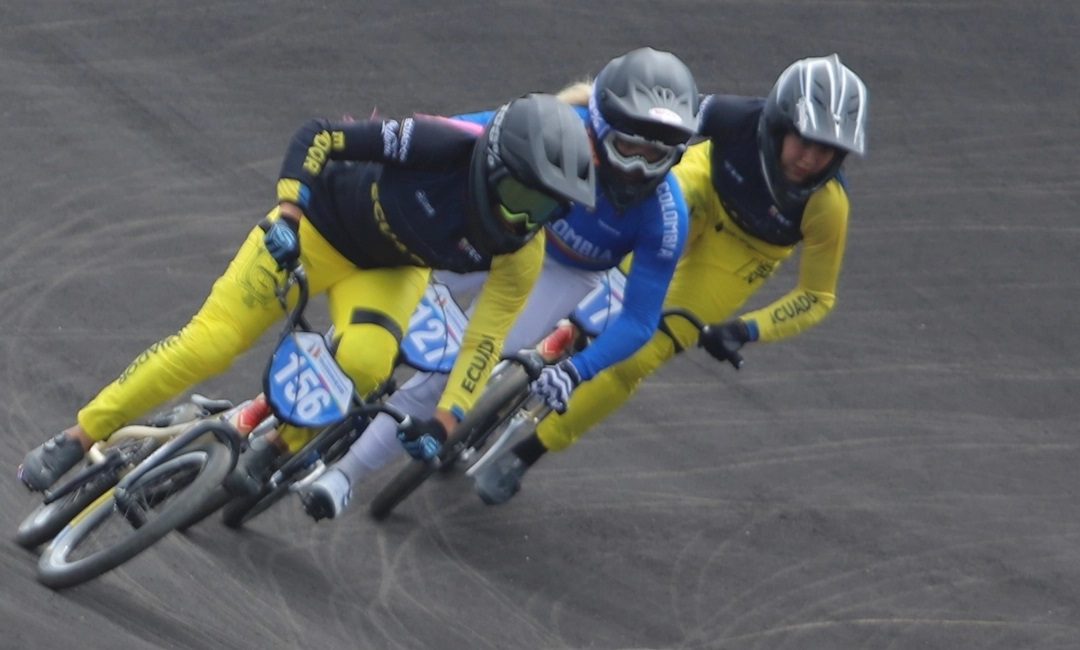 Ciclistas de 13 países en el Panamericano de BMX en Riobamba