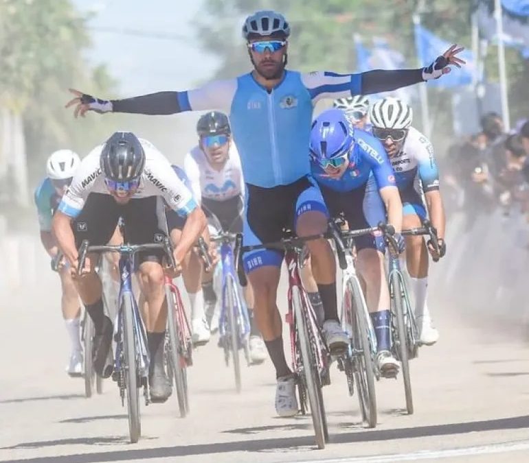 Uruguayo Pablo Anchieri toma revancha y se viste de líder en la Vuelta a Formosa Internacional