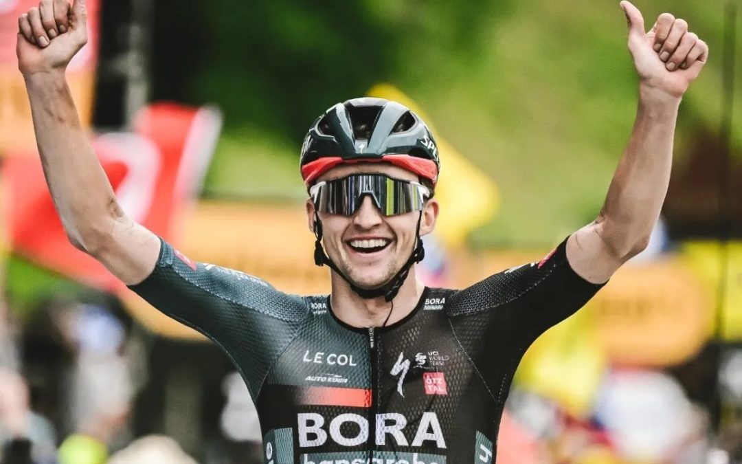 Hindley triumphs in the 5th stage of the Tour and puts on the leader’s jersey