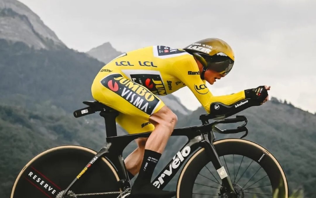 Jonas Vingegaard le gana la batalla al cronómetro a Tadej Pogacar en el Tour