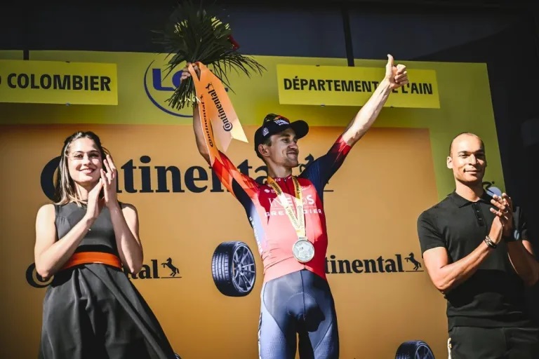 Michał Kwiatkowski conquers the Grand Colombier in the Tour de France