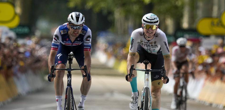 Matej Mohoric logra ajustado triunfo en el sprint de la etapa 19 del Tour