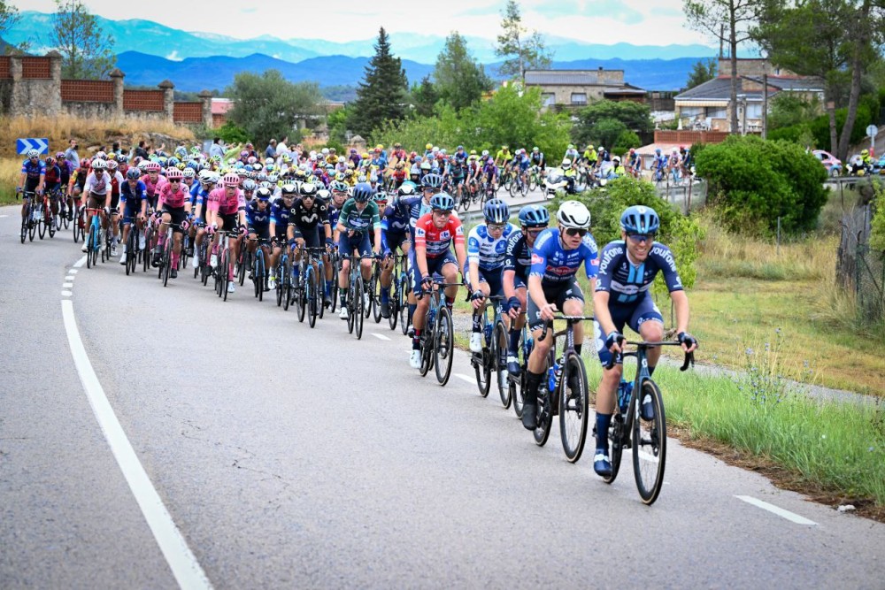 Andreas Kron dominates the second stage of the Vuelta a España, again marked by rain