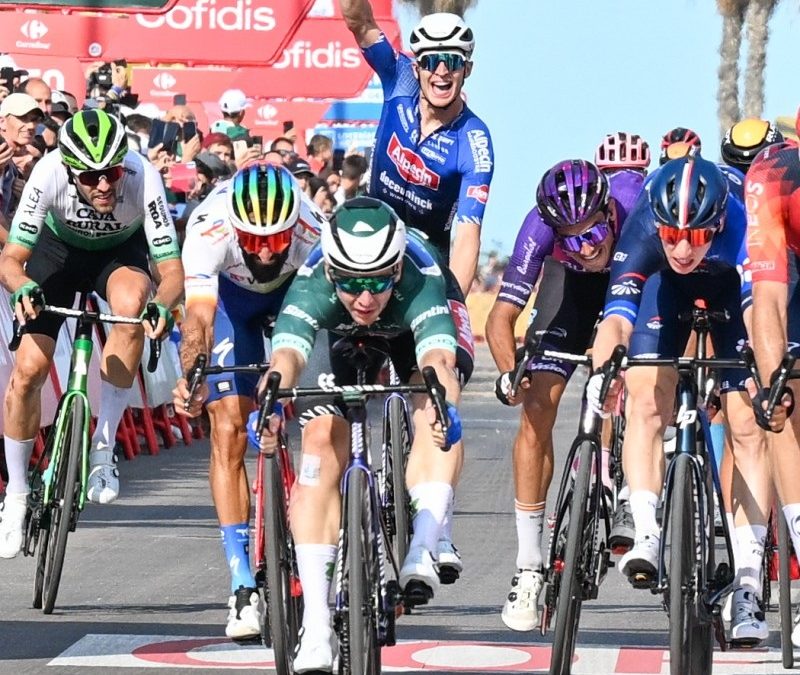 Kaden Groves repite en segundo duelo de velocistas en la Vuelta a España