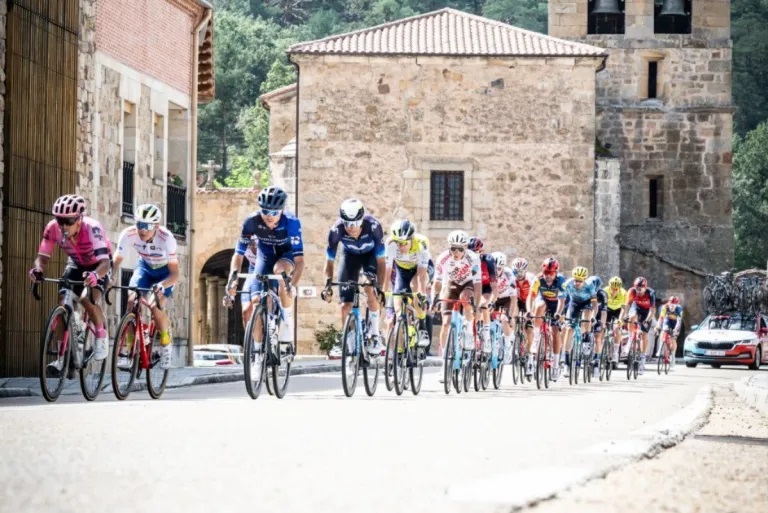 Ecuatoriano Caicedo estuvo cerca de hacer historia en la oncena etapa de la Vuelta a España