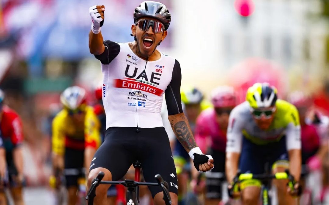 Juan Sebastián Molano defeats Kaden Groves and wins stage twelve of the Vuelta
