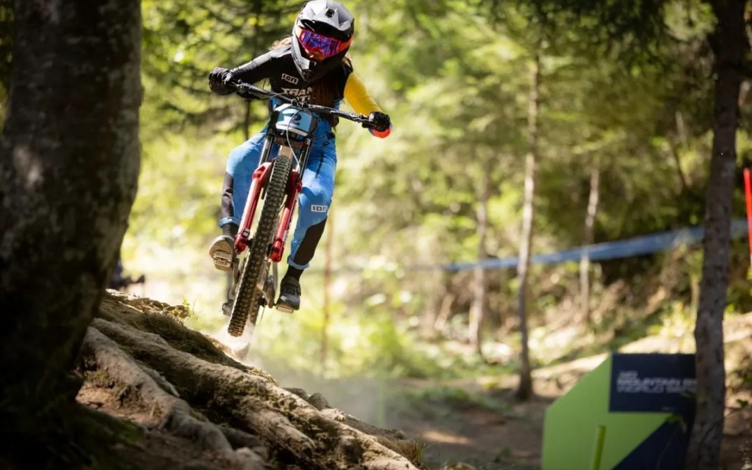 Valentina Roa becomes the first Latina to win a Downhill World Cup