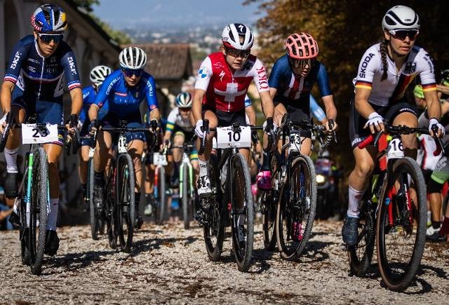 La UCI pudiera sancionar a los ciclistas de ciclocross que no corran en la Copa del Mundo