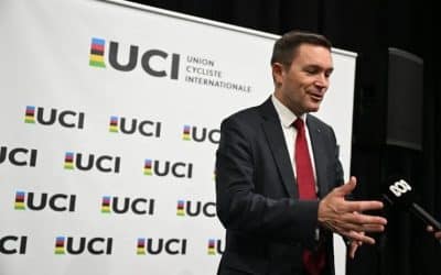 La UCI anuncia planes para controlar posición de las manetas de freno