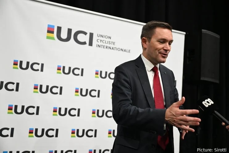 The UCI announces plans to control the position of the brake levers