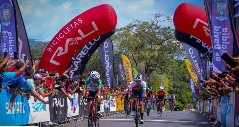 Gabriel Rojas se viste de líder y habrá emociones para el final de la Vuelta a Chiriquí