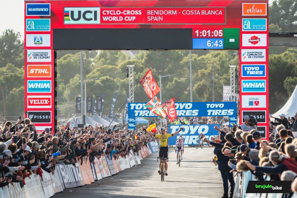 Van Aert gana la Copa del Mundo CX de Benidorm 2024