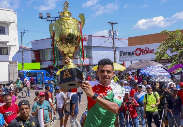 Franklin Archibold hace historia en la Vuelta a Chiriquí