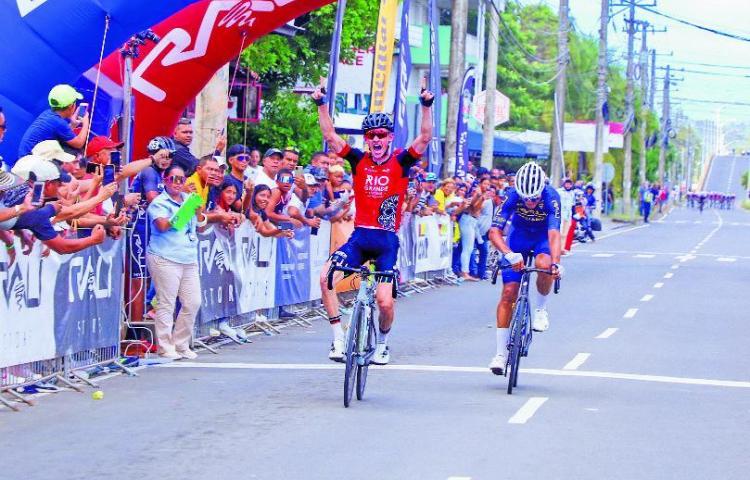 Panameño Sandi Guerra es nuevo líder de la Vuelta a Chiriquí