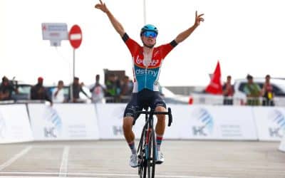 Sorpresa en el cierre del UAE Tour: ¡Lennert Van Eetvelt es el ganador!