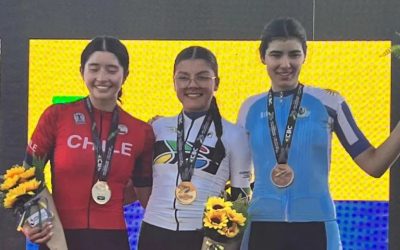 Luciana Osorio and Guillerme Assis are the gold medalists in the Pan American road race in Brazil.