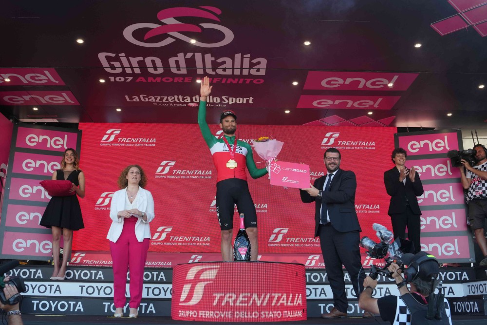 Filippo Ganna se reencuentra con la victoria en la segunda crono del Giro de Italia