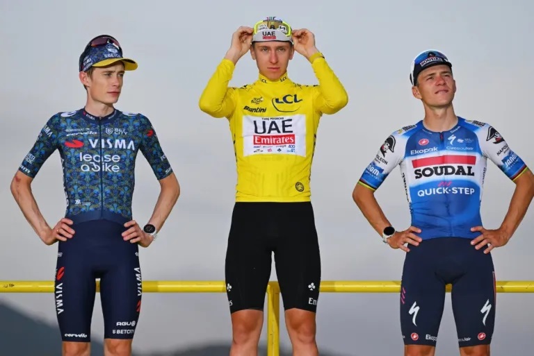 Tadej Pogacar domina la crono final en Niza y celebra su tercer título en el Tour de Francia