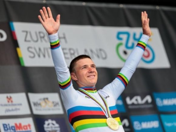 Evenepoel reedita su oro mundial en contrarreloj, América saca bronce entre las damas