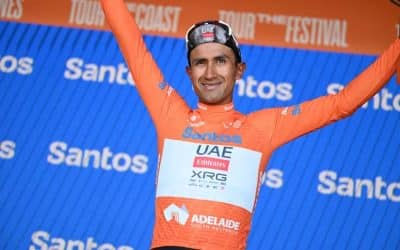 Jhonatan Narváez amo y señor de la etapa reina en Willunga Hill y se pone líder