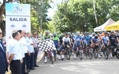 Colombiano Robigzon Oyola dominó primera etapa Vuelta Ciclística Independencia
