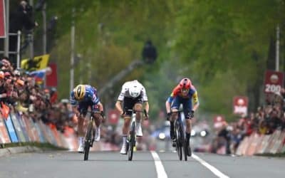 Mattias Skjelmose venció en la Amstel Gold Race 2025 por delante de Pogacar y Evenepoel