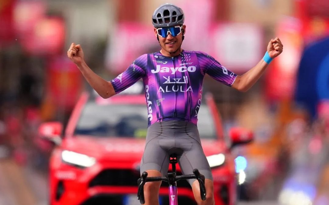 ¡Luke Plapp logra un triunfo homérico en el Giro de Italia!
