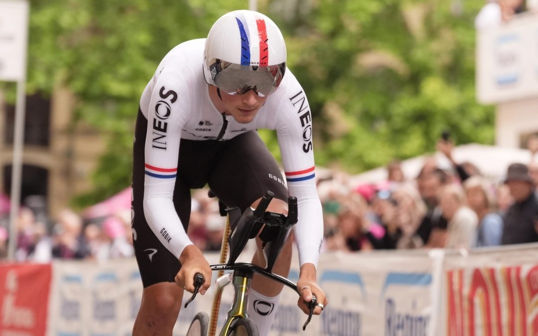 Primoz Roglic y Juan Ayuso recortan tiempo y aprietan la clasificación del Giro de Italia