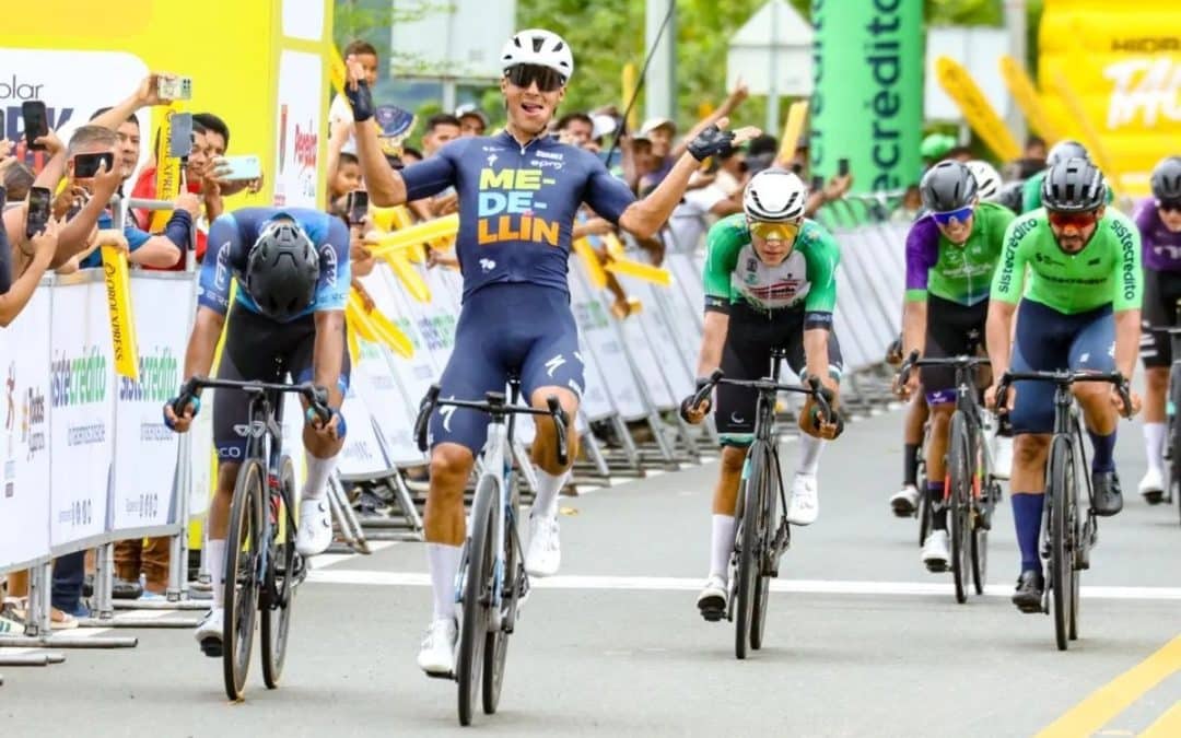 Wilmar Paredes gana en Mutatá y es el primer líder del Clásico RCN 2025