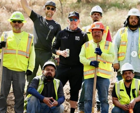 Lance Armstrong aparece ayudando a crear el circuito XCO de Los Ángeles ...