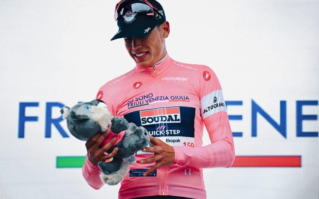 The Giro kicks off with a massive crash and Paul Magnier in pink