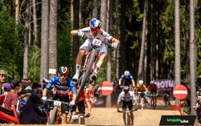 Tom Pidcock gana la Copa del Mundo XCO de Nové Město; chileno Vidaurre cuarto